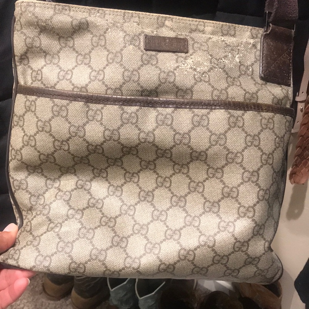 Cute Authentic Gucci Crossbody 🤎